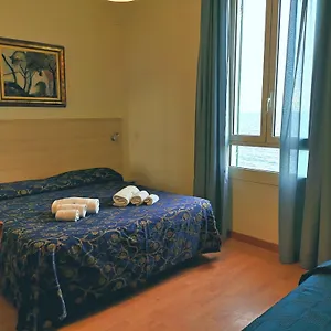 La Brise Hotel